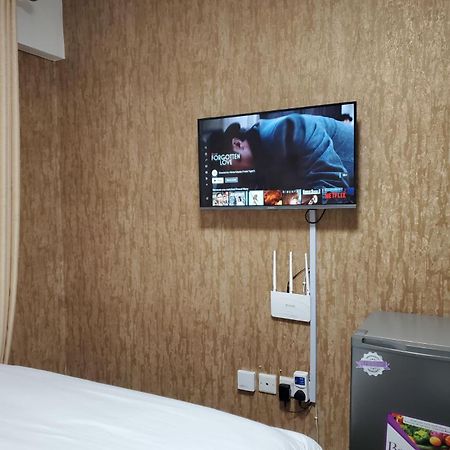 شقة Lovely & Cozy Compact Studio Near Airport With Rooftop View نيروبي المظهر الخارجي الصورة