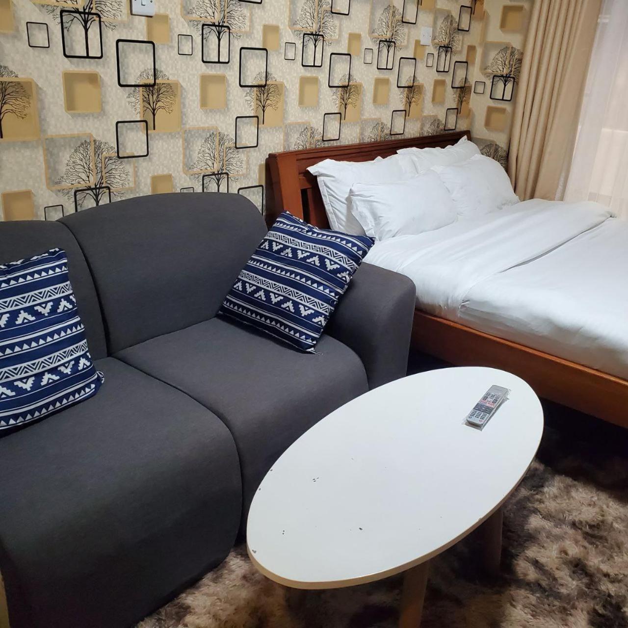شقة Lovely & Cozy Compact Studio Near Airport With Rooftop View نيروبي المظهر الخارجي الصورة