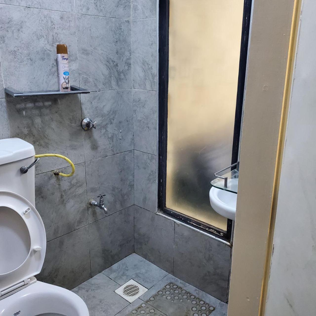 شقة Lovely & Cozy Compact Studio Near Airport With Rooftop View نيروبي المظهر الخارجي الصورة